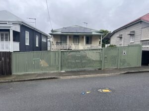 Whole Driveway Sliding Slat Gate (Horisontal)